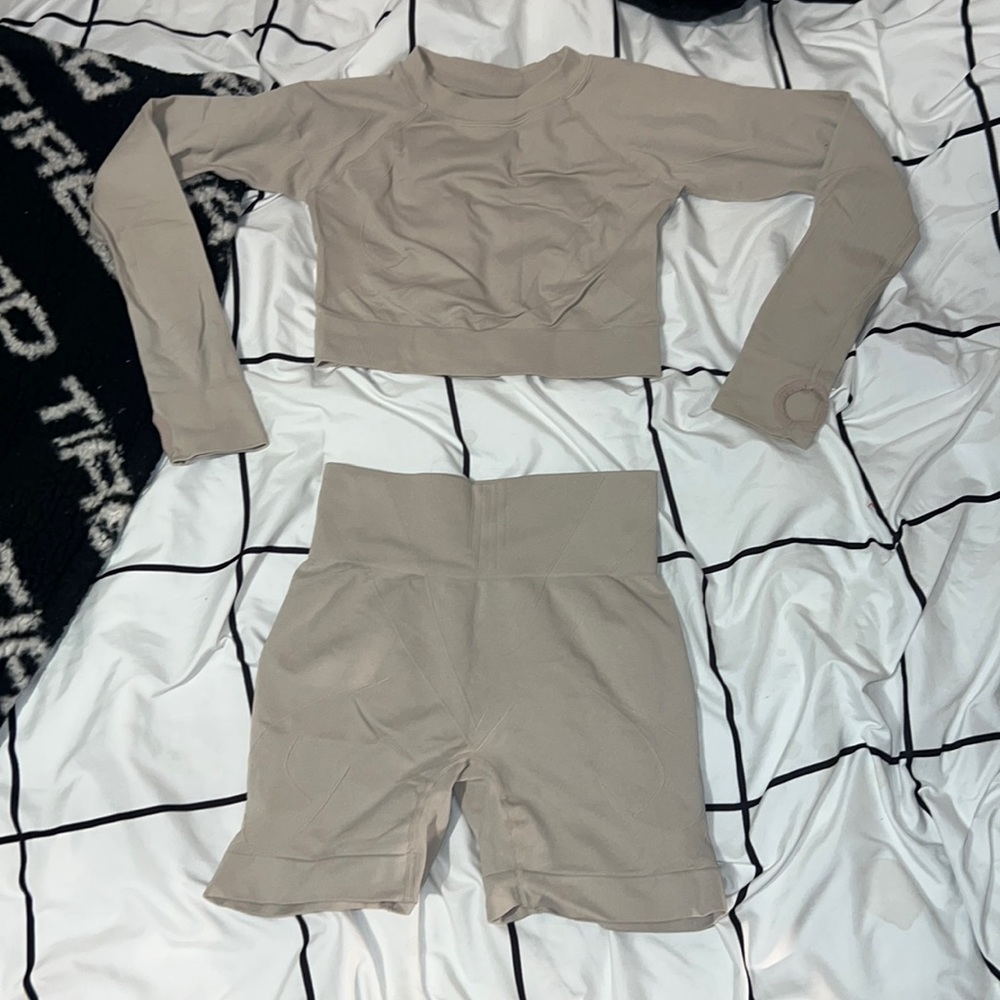 work out set !! SUPER CUTE